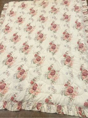 VTG Laura Ashley Floral Full Ruffle  Quilted Comforter Reversible Romantic